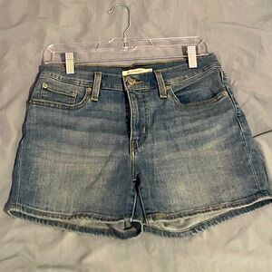 Levi’s Mid Length Women’s Shorts